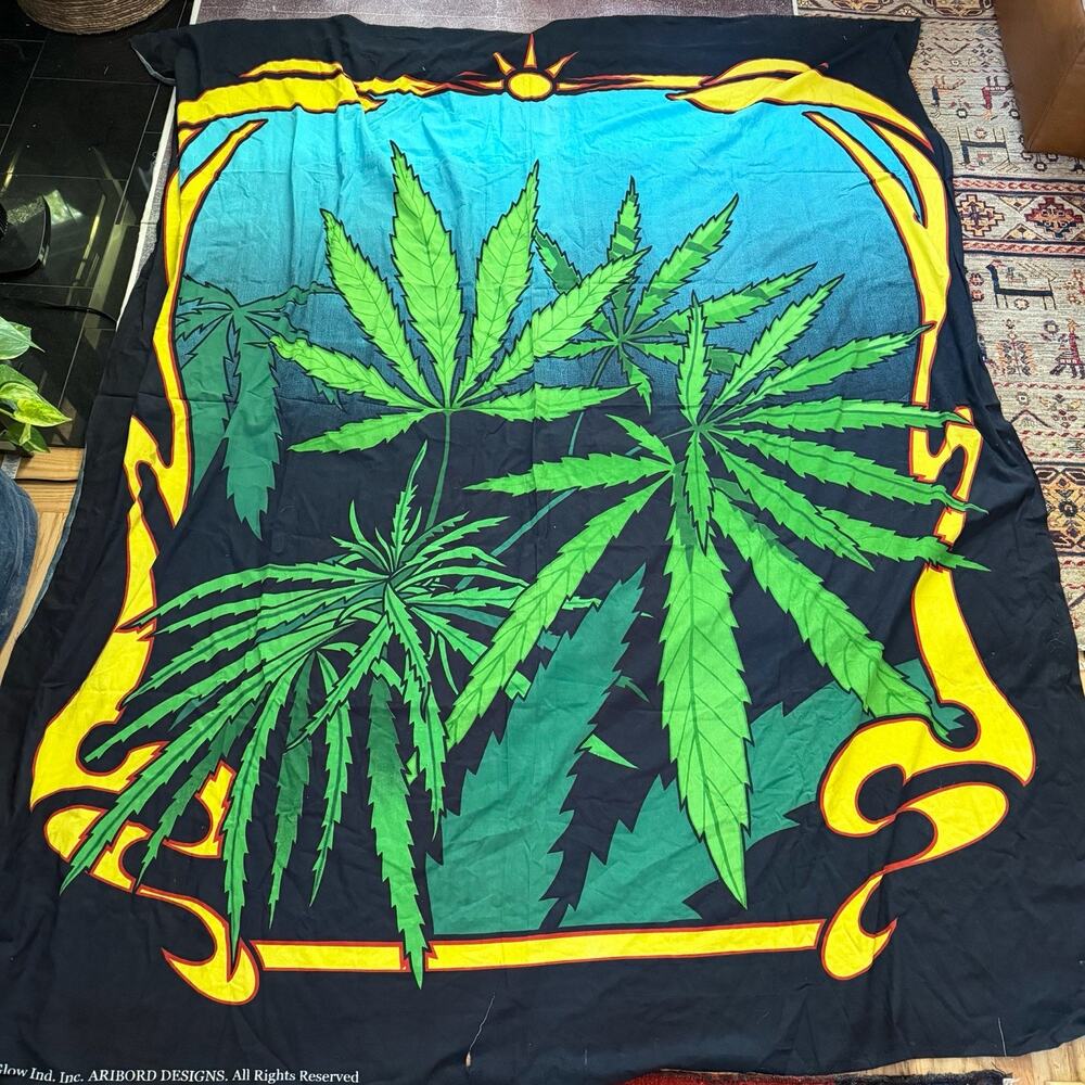 Vintage Y2K Glow Industries Aribord Designs Marijuana Weed Leaf Tapestry 54 X 74